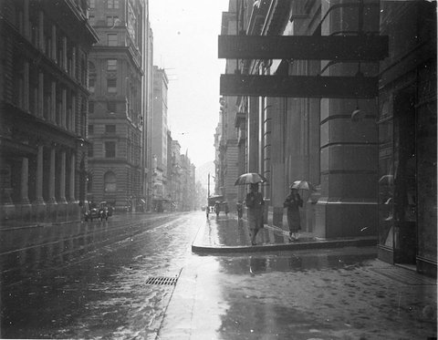 Pitt Street on rainy day Between the GPO Commonwealth Bank, c. 1933