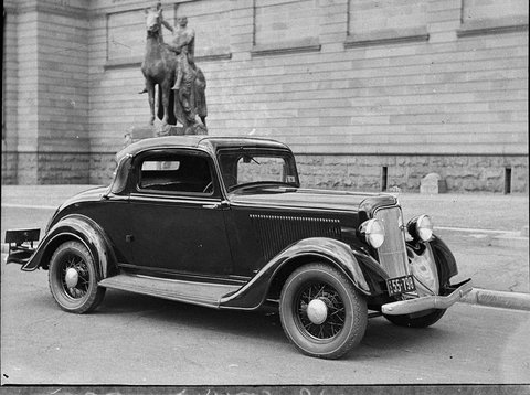 Plymouth coupe taken for Daily Telegraph classified ads, 1937