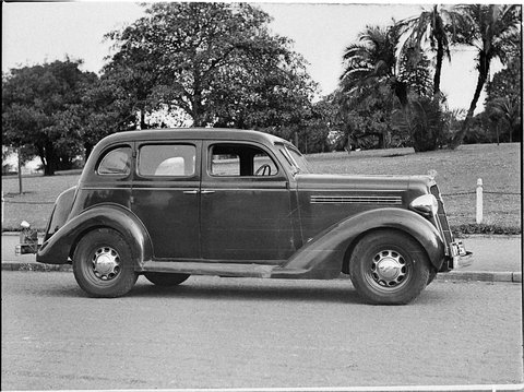 Plymouth sedan, 1937