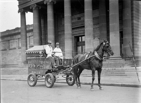 Pneumatictyred horsedrawn bread card outside Art Gallery, c. 1934