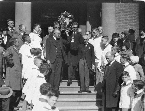 Politicians pallbearers carry coffin from church WM Billy Hughes ot front on right, 1925–57