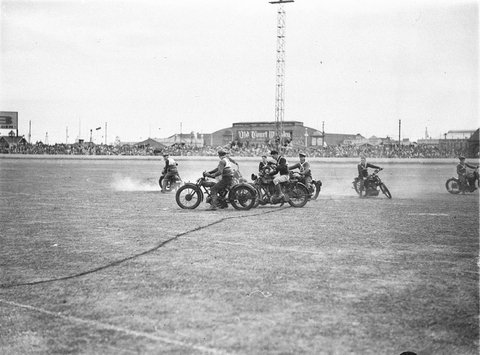 Polo on motorcycles in the ring, 1934