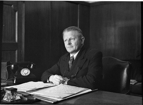 Portrait of Teachers Federation official, 1946
