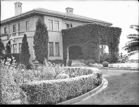 Prewedding cocktail party for Miss Miller and Mr Grace given by Mrs I Grace at her home Villa Igeia Vaucluse, 1939