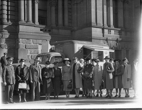 Presentation ambulance Wallacia Lord Mayors Fund, 1941