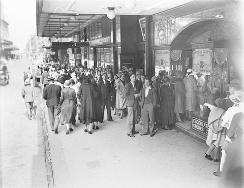 Queue for tickets Her Majestys Theatre later Sydney Tower, 1930s