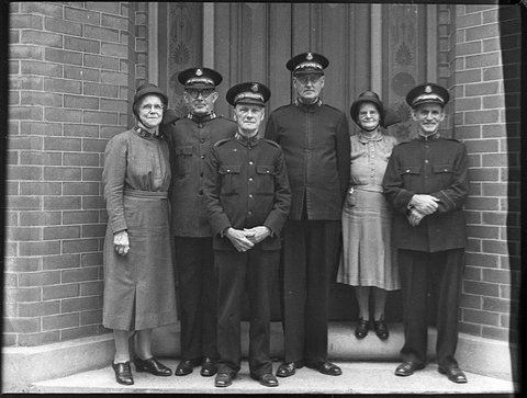 Salvation Army veterans picnic at Training College, 1948