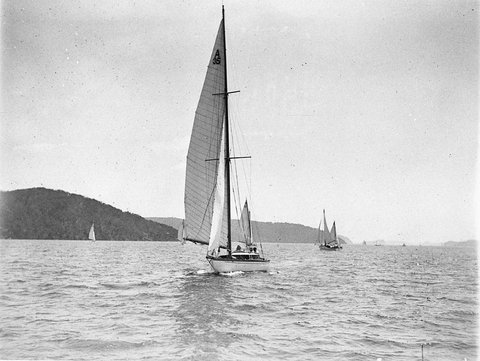 Scene during the race, 1930s