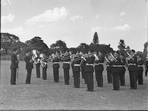 Senior St Johns Ambulance parade Government House, 1948