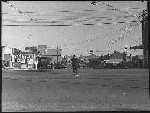 Silent cops sic at Cooks River Road and Ricketty Street St Peters Princes Highway and Canal Road, 1946