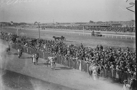 Starters for Epsom parade in the ring, 1925–57