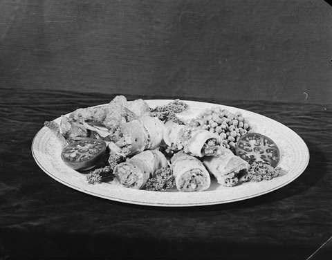 Taken for Smiths Weekly cooking page, 1947