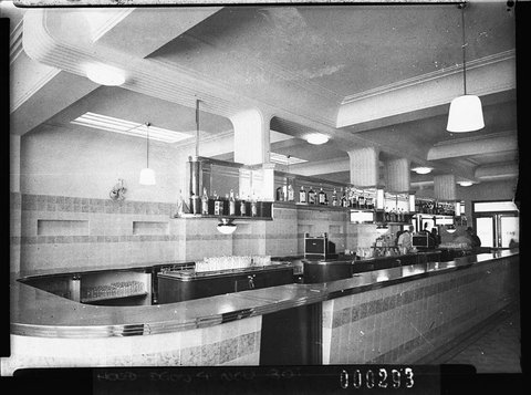The public bar Hotel Rozelle for Building Publishing Co, 1939