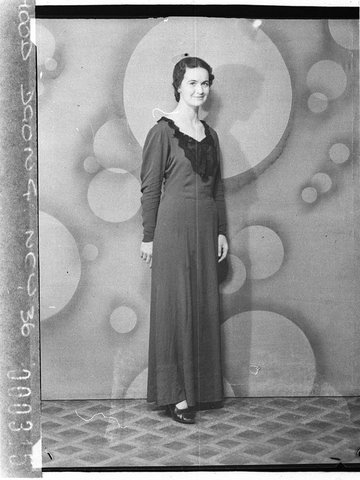 Theatre attendants Plaza and Regent, 1937