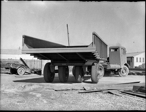 Trailer Manufacturing Co, 1952