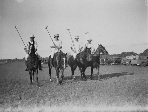 Unidentified polo team, 1930s