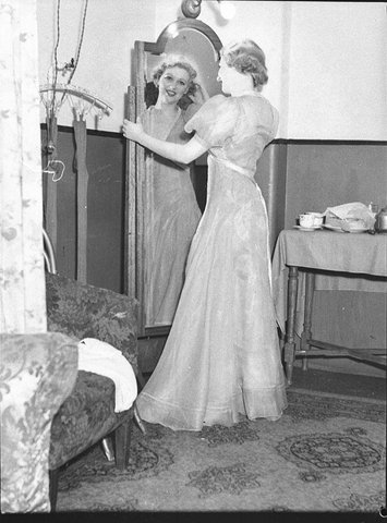 Valerie Hay taken for JC Williamson, 1937