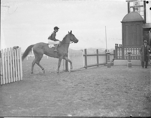 Wee Deu, 1935