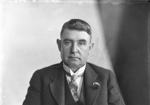 Without glasses, c. 1925