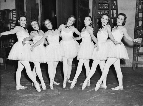 Women ballet dancers on a JCW stage, 1938