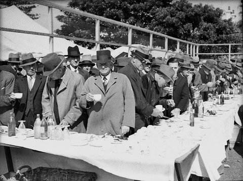 Yearling sales Randwick taken for The Labor Daily, 1938