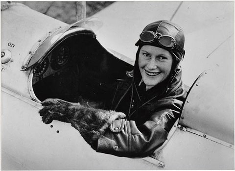 Nancy Bird in Gipsy Moth at Kingsford Smith Flying School, 1933a
