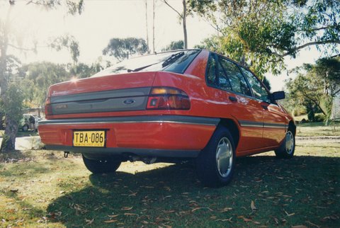 1991-1994 Ford Laser (KH) GL 5-door hatchback, 1991–94