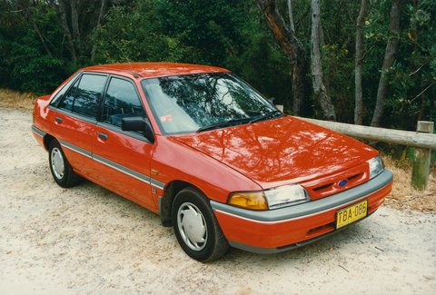 1991-1994 Ford Laser (KH) GL 5-door hatchback, 1991–94