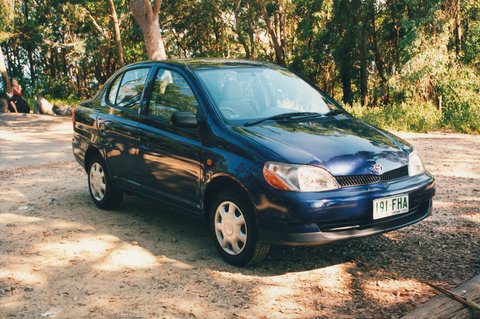 1999 Toyota Echo (NCP12R) sedan