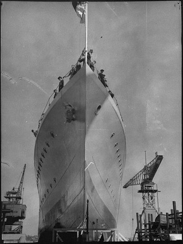 Launching HMAS "Parramatta", Cockatoo Dock, June 1939 - photographer Sam Hood