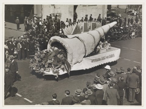 Massed floats, c. 1930s, by Sam hood