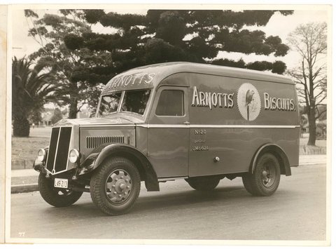 Arnotts' Biscuits Albion van, Sydney, ca. 1935-1940 - photographer Milton Kent, 1935–40