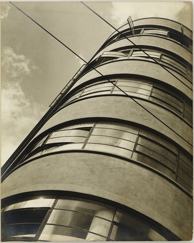 Hastings Deering Service Building, Riley and Crown Streets, Sydney, ca. 1938 - photographer unknown, c. 1938