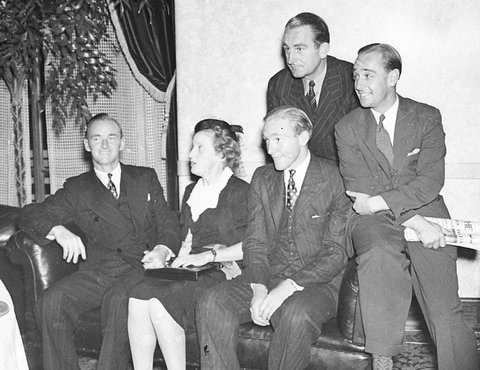 Arrival of Davis Cup team from America after Australian team defeated the US team 3-2 in 1939