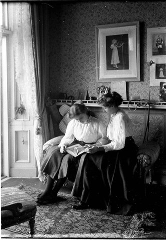 Lady Honor and Lady Morvyth Ward reading, Government House, Sydney, by A.J. Perier, 1908-1911, 1908–11