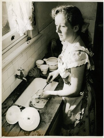Maree Austin washes up during the run of "White sheep of the family", 1953