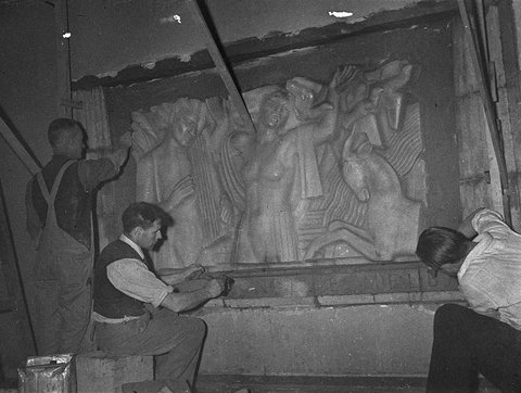 Bas-relief for Melba memorial "Remember Nellie Melba", Sydney Town Hall, 1941 - photographer Sam Hood
