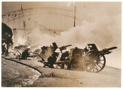 Artillery fire the salute at the opening of the Harbour Bridge, 19 March 1932, by Sam Hood