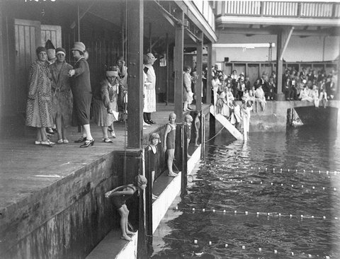 Juniors line up for the start, c. 1920s, by Sam Hood