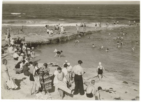 Oak Park rock pool ca.1950, by Sam Hood, c. 1950