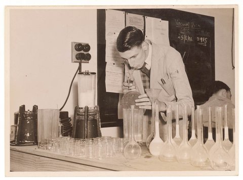 C.S.I.R. Canning Research laboratory investigates rabbit lactose, 1946, by Sam Hood