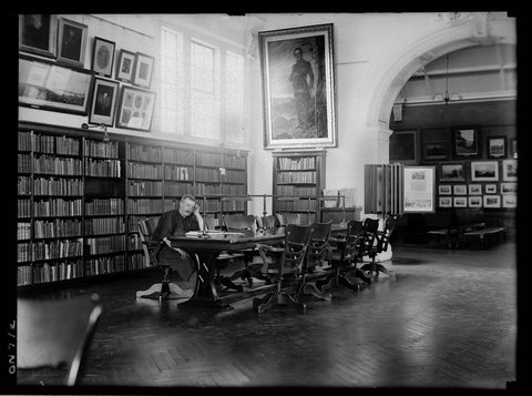 Mitchell Library, Sydney, Dec 1923,by the Daily Mail