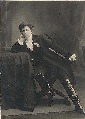 Minnie Tittell Brune (as the Duke of Reichstadt in Edmond Rostand's play "L'Aiglon") - The Talma Studios, 374 George Street, Sydney (1904-1908), 1904–08