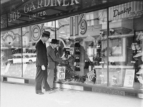 Shop window of Joe Gardiner's Shoe Store smashed in George Street, Sydney, c. 1934, by Sam Hood