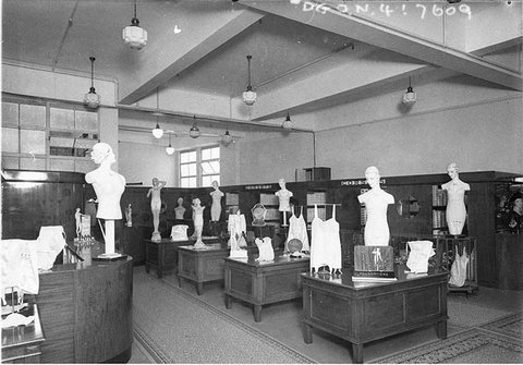 Interior of women's corset shop, Snow's (Pitt St, Sydney), featuring Berlei foundations, 1938, by Sam Hood