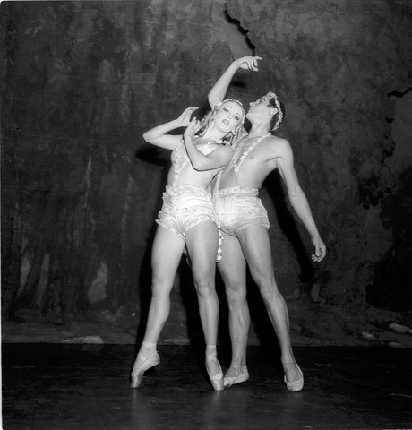 Tatiana Riabouchinska and Roman Jasinsky in Les Dieux mendiants (The Gods go a-begging), between Nov 1938-Aug 1940 - photograph by Max Dupain, 1938–40