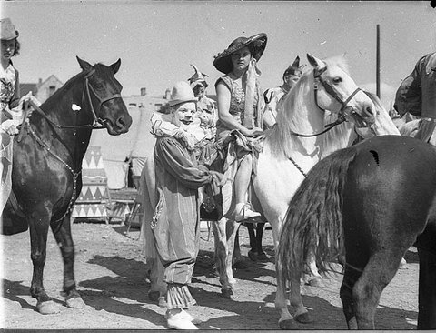 Wirth Circus parade (Lord Mayor's Fund), 1941 - Sam Hood