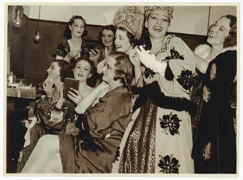 Women's dressing room, Theatre Royal, Sydney, 1930's - Sam Hood, 1930s