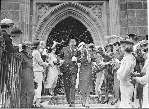Neil Mackenzie Forbes and Cathleen Somerville marry, Sydney, 1936 - Sam Hood