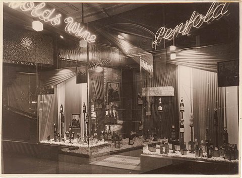 Penfold's Wines window display, Sydney, 1930's - Sam Hood, 1915–39